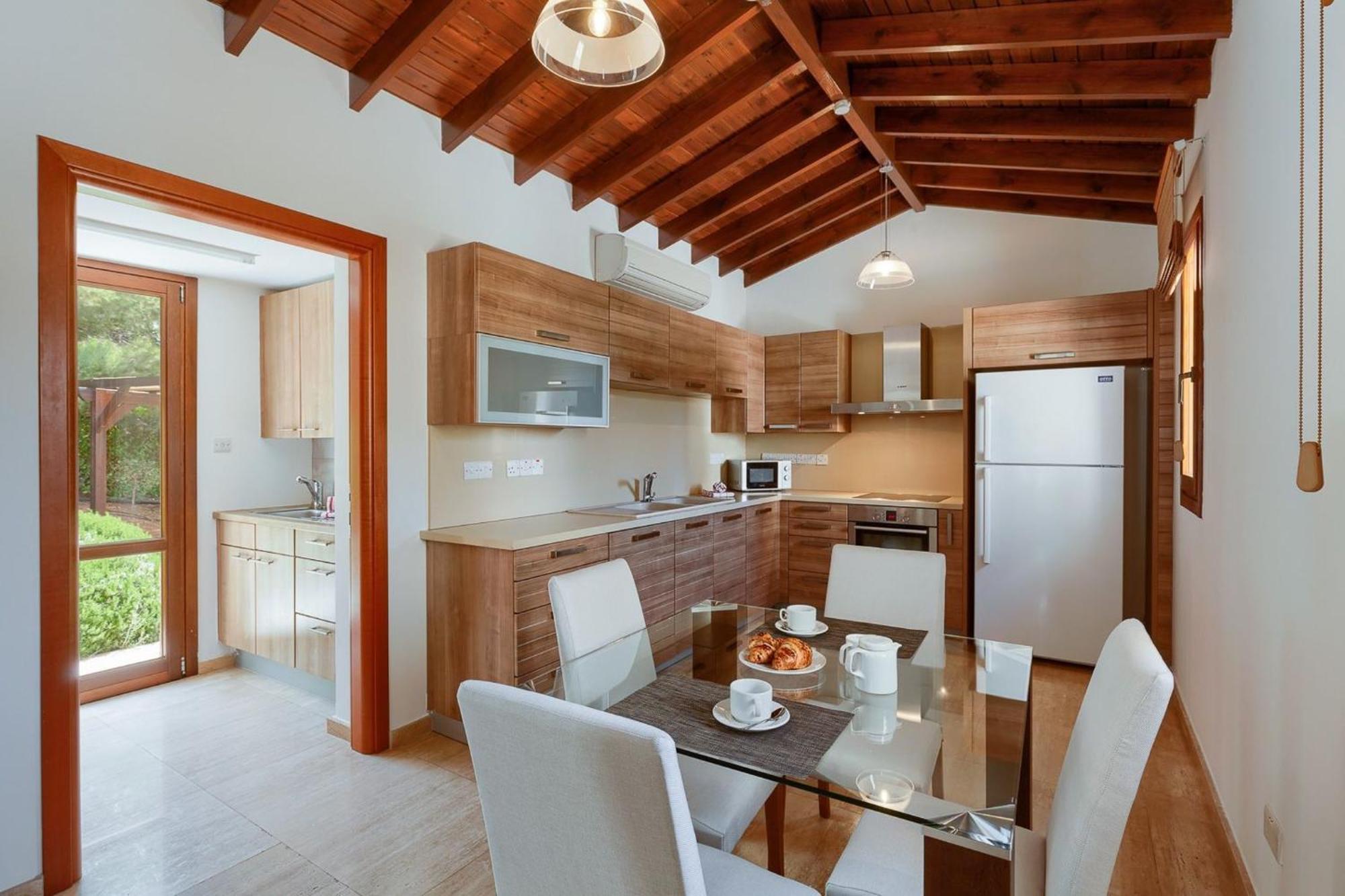Aphrodite Hills Superior Superior 0135 Air Conditioning 5 Bedrooms Villa *